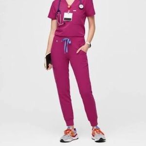 FIGS raspberry sorbet Zamora joggers, small petite